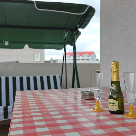 Апартаменты Apartament Enzo Нэводари Экстерьер фото